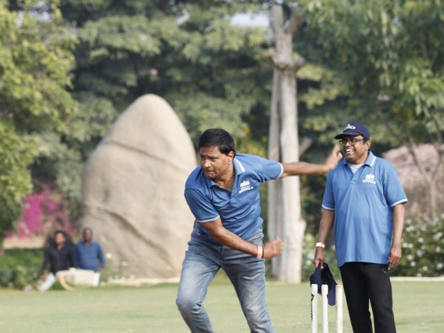 Sir bowling
